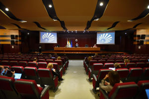 Sesión ordinaria de Consejo de Gobierno celebrada en el Salón de Actos del Rectorado.