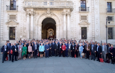 Foto de familia de participantes en el IV Encuentro de rectores y presidentes de universidades rusas e iberoamericanas.