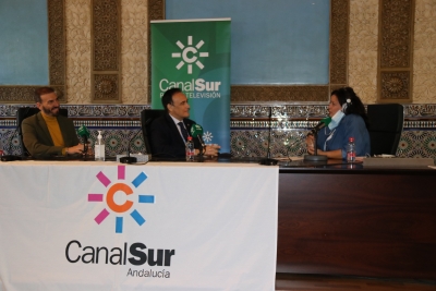 Antonio Jesús Rodríguez, José Carlos Gómez Villamandos y la periodista Toñi Moreno en un momento del programa Medidodía Córdoba de Canal Sur Radio