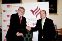 Convenio entre Fundacin CajaSur y Fundecor para un programa de becas