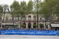 Los voluntarios de Córdoba 2016 promocionan la candidatura en Sevilla