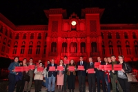 El Rectorado se tiñe de rojo para celebrar el Día Nacional del Trasplante