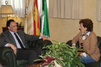 El rector se reúne con la alcaldesa de Almodóvar para analizar la situación del Cercanías de Palma a Villa del Río