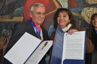Jos Roldn, investido doctor honoris causa por la Universidad Mayor de San Andrs de Bolivia 