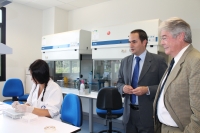 Directivos de CECO visitan los laboratorios de Canvax Biotech en Rabanales 21