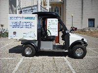 El Servicio de Proteccin Ambiental de la UCO presenta el primer coche elctrico adquirido  para los trayectos realizados dentro del Campus de Rabanales