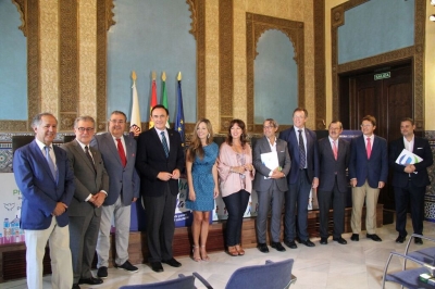 Autoridades asistentes a la presentación del reto 'Córdoba echa a andar'