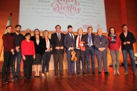 Foto de familia de autoridades y participantes en el acto de presentación del Foro ÚNICO