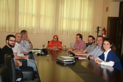 La ministra saharaui durante su reunión con integrantes del Grupo de Cooperación de las TICs de la Universidad de Córdoba 