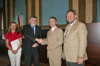 Mª José Pino, José Manuel Roldán, Blas García y Manuel Torralbo tras la firma del convenio entre la UCO y la Fundación Prode
