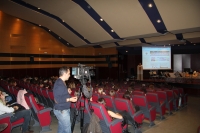 Vista general del salón durante el acto de bienvenida a los alumnos extranjeros