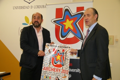 Manuel Torres ( izq) y Vicente Martínez presentan el cartel de los campeonatos