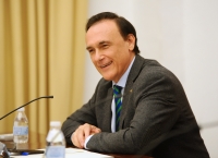 El rector, José Carlos Gómez Villamandos, en un momento de su conferencia.