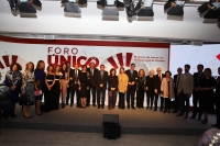 Foto de familia de personalidades a la presentación en Madrid del Foro Único.