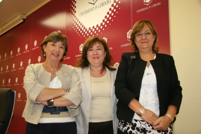 De izquierda a derecha, Mercedes Osuna, Soledad Pérez y Aurora Genovés