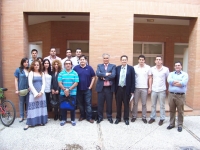 El gerente de Difasa, José Fajardo, junto a profesores y alumnos del máster