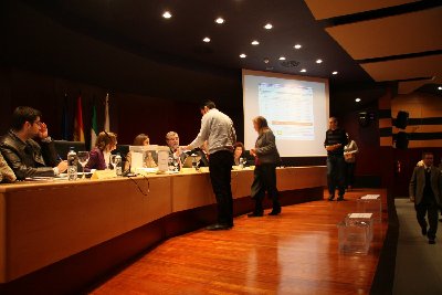 El Claustro universitario recibe los informes del rector y del defensor universitario y elige a la profesora Carmen Jiménez para este último cargo ( Resumen de la sesión de 21 de noviembre de 2008)