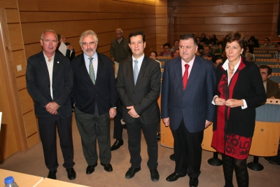 De izquierda a derecha, Francisco Casero, Ignacio Fernndez de Mesa, Justo Castao, Francisco Jos Zurera y Carmen Tarradas, en la apertura del encuentro