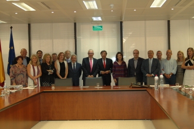 El consejero de Economía junto a los miembros del Pleno de los Consejos Sociales de las Universidades andaluzas.