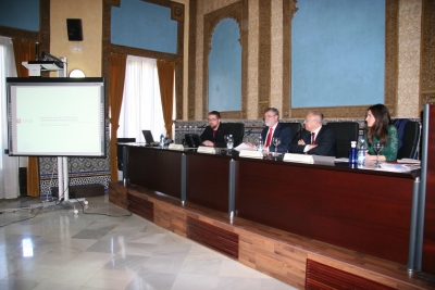 Mesa Redonda en la que ha intervenido el rector de la UCO, José Manuel Roldán