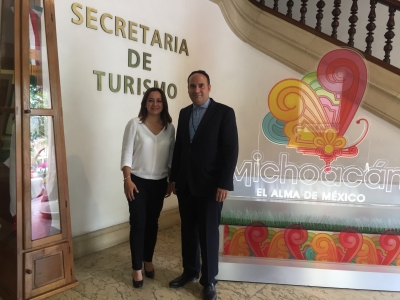 Secretaria de Turismo del Estado de Michoacán, D. Claudia Claves y el Prof. Dr. Ricardo Hernández
