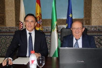 José Carlos Gómez Villamandos y Miguel Valcárcel, durante la inauguración de la conferencia en la Sala Mudéjar.