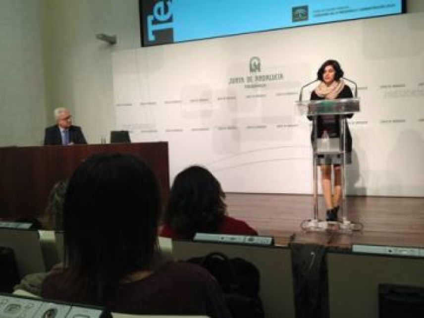 La investigadora de la UCO Esther Cuadrado recoge el XI Premio a la Mejor Tesis Doctoral 2015 del Centro de Estudios Andaluces